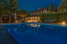 Bed and Breakfast with pool near Siena Tuscany