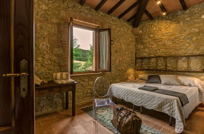 Camere in agriturismo con zanzariere in Toscana