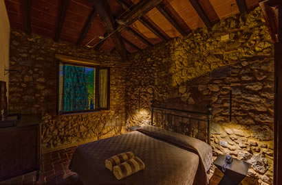 Camere in agriturismo con zanzariere a San Gimignano